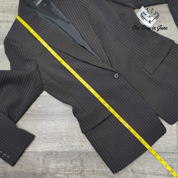 Tahari Pin Stripe Single Button Blazer Size 10 - Picture 4 of 5